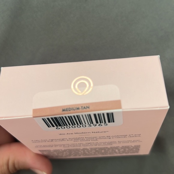 MONAT MAKEUP - bronzer - Picture 2 of 3